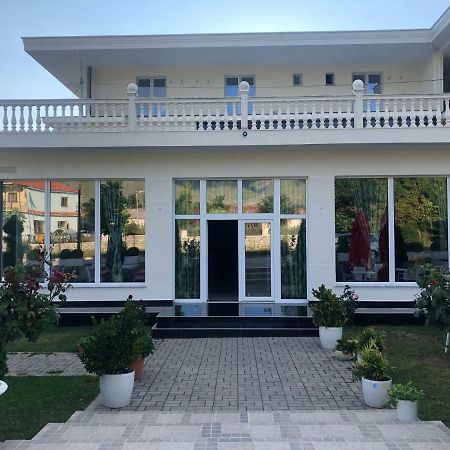 Hotel Taverna Zisi Erseke Zewnętrze zdjęcie