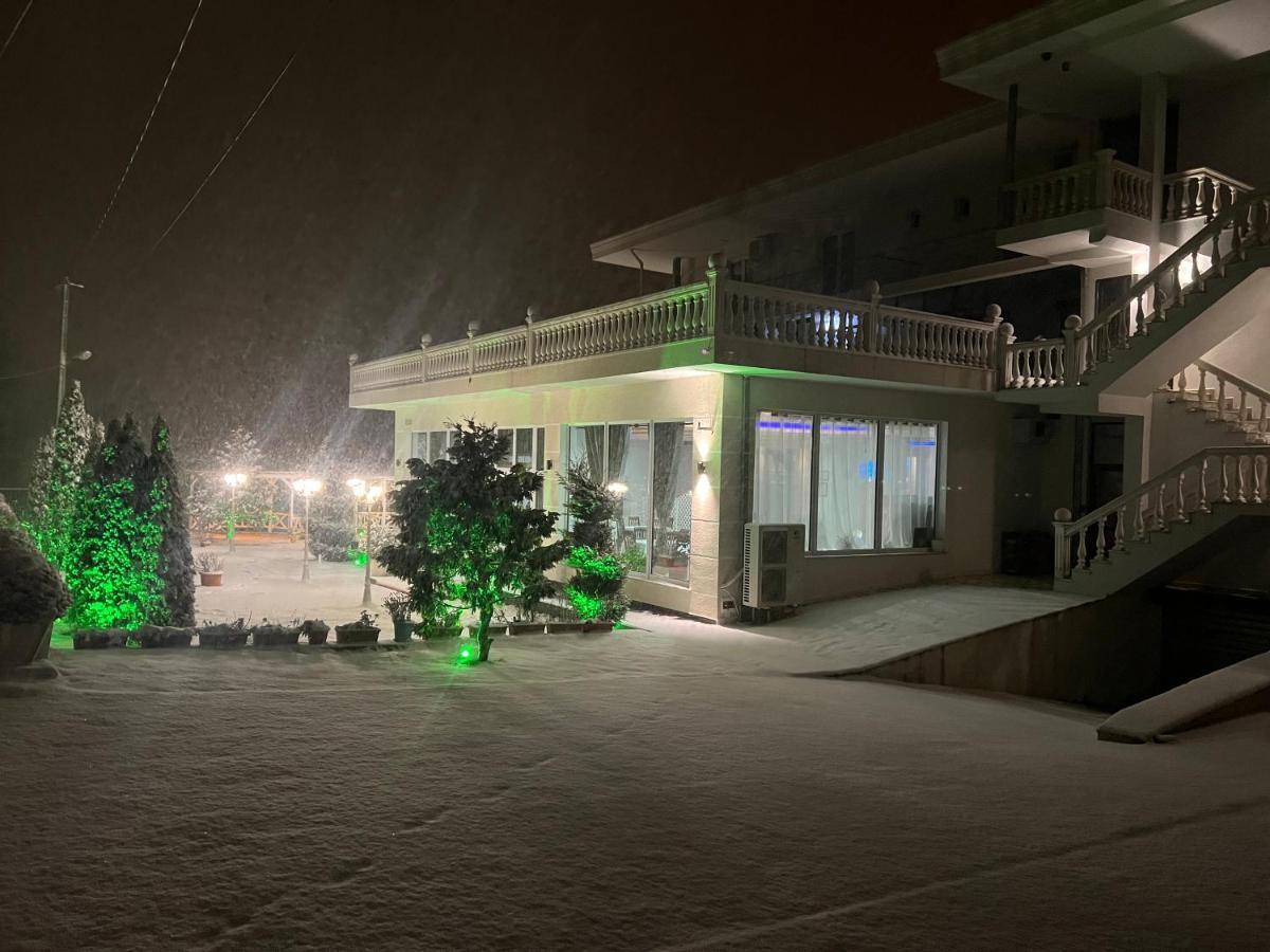 Hotel Taverna Zisi Erseke Zewnętrze zdjęcie
